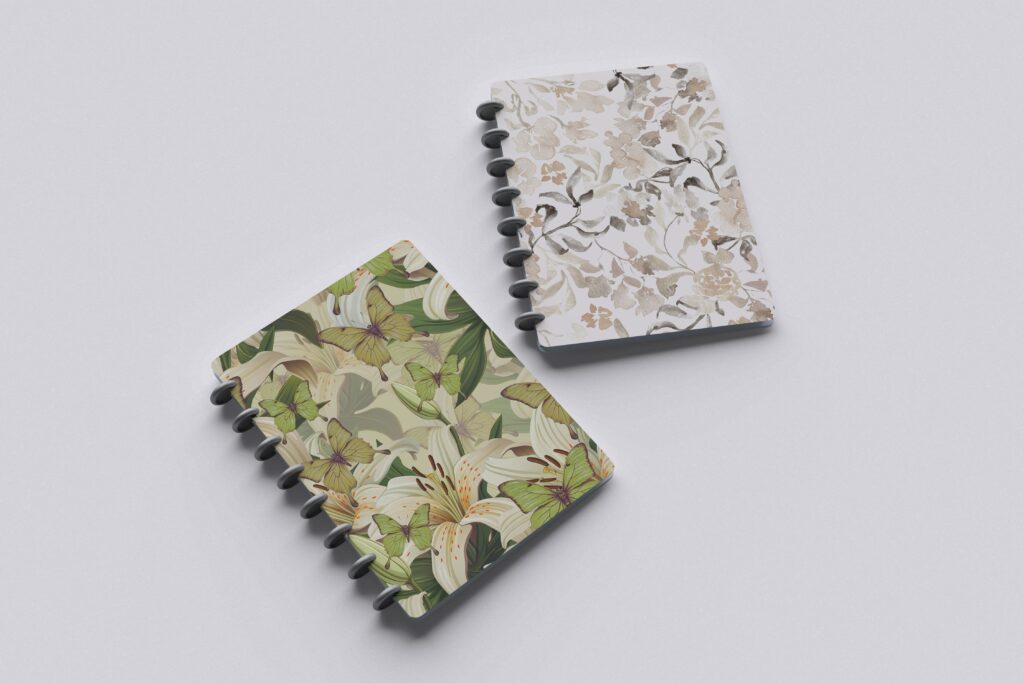 mockup cuaderno con diseño pattern